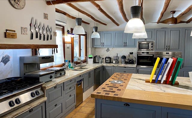 15 soveværelse Guesthouse/B & B til salg i Santa Cruz del Comercio med swimmingpool garage - € 1.750.000 (Ref: 8969717)