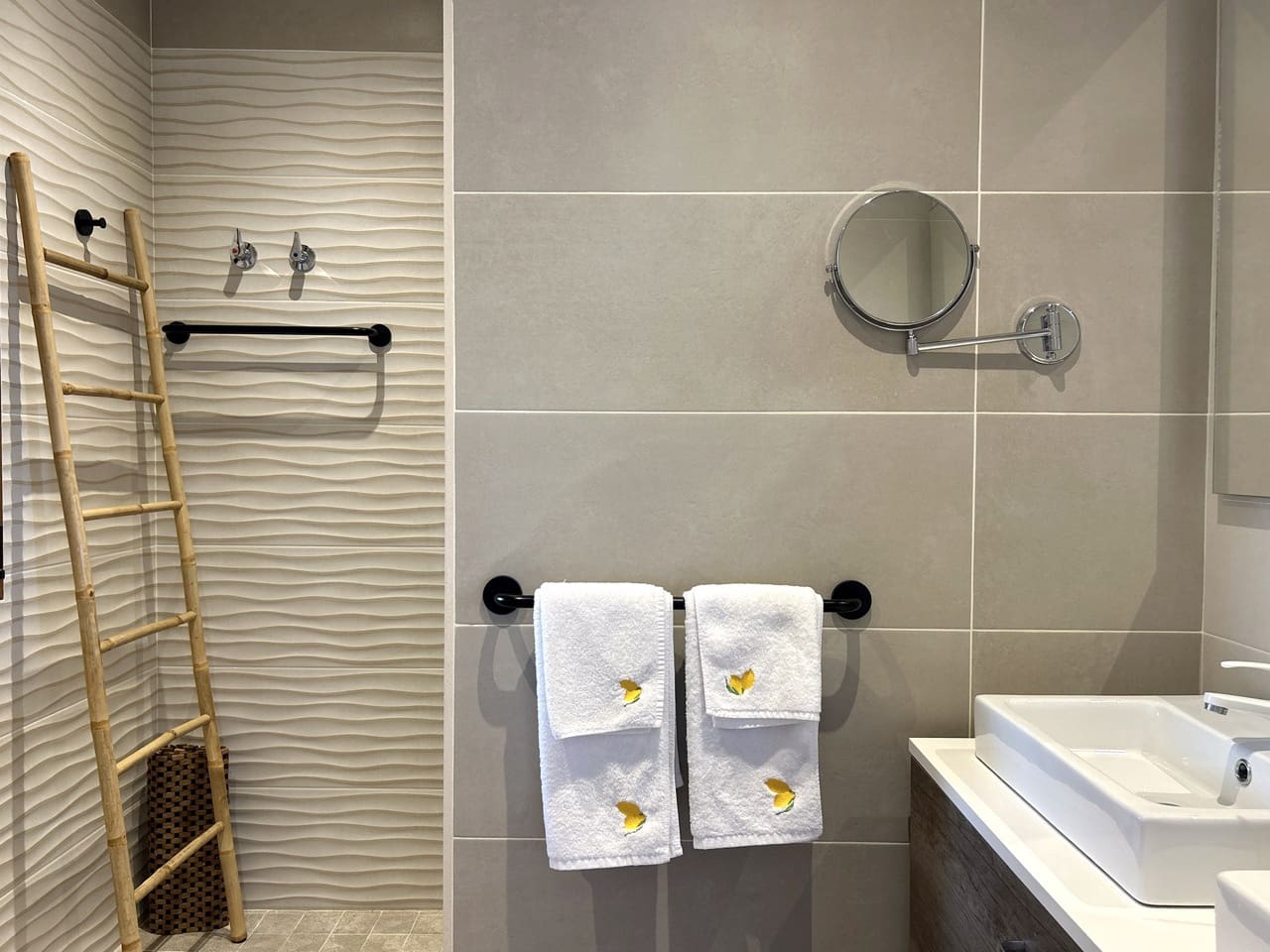 15 soveværelse Guesthouse/B & B til salg i Santa Cruz del Comercio med swimmingpool garage - € 1.750.000 (Ref: 8969717)