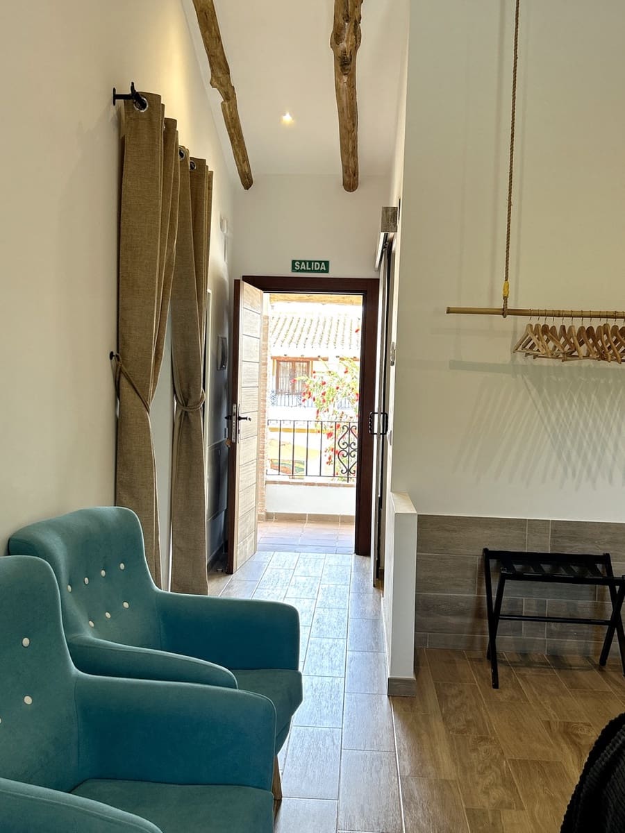 15 soveværelse Guesthouse/B & B til salg i Santa Cruz del Comercio med swimmingpool garage - € 1.750.000 (Ref: 8969717)