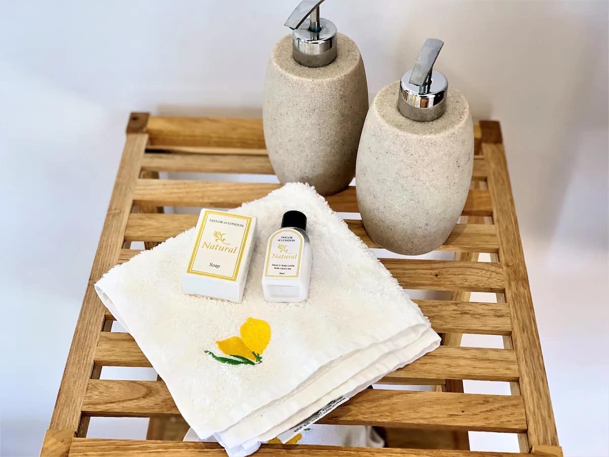 15 soveværelse Guesthouse/B & B til salg i Santa Cruz del Comercio med swimmingpool garage - € 1.750.000 (Ref: 8969717)