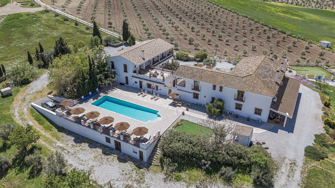 15 soveværelse Guesthouse/B & B til salg i Santa Cruz del Comercio med swimmingpool garage - € 1.750.000 (Ref: 8969717)