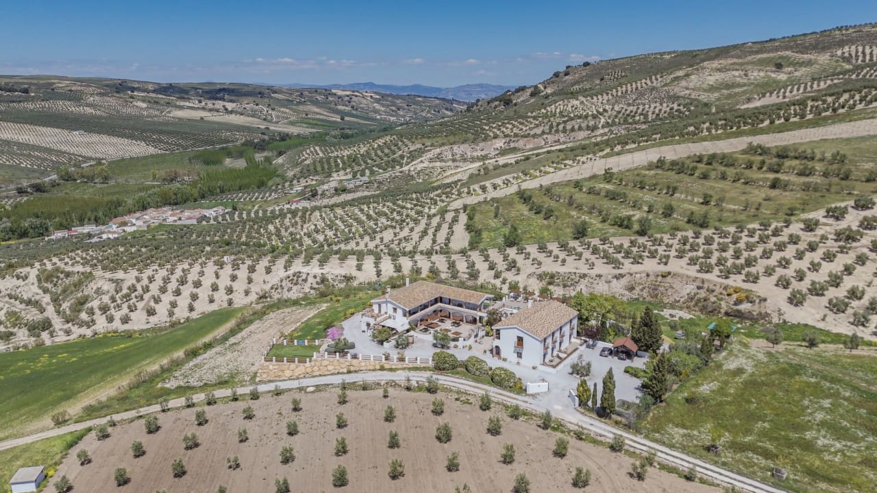 15 soveværelse Guesthouse/B & B til salg i Santa Cruz del Comercio med swimmingpool garage - € 1.750.000 (Ref: 8969717)