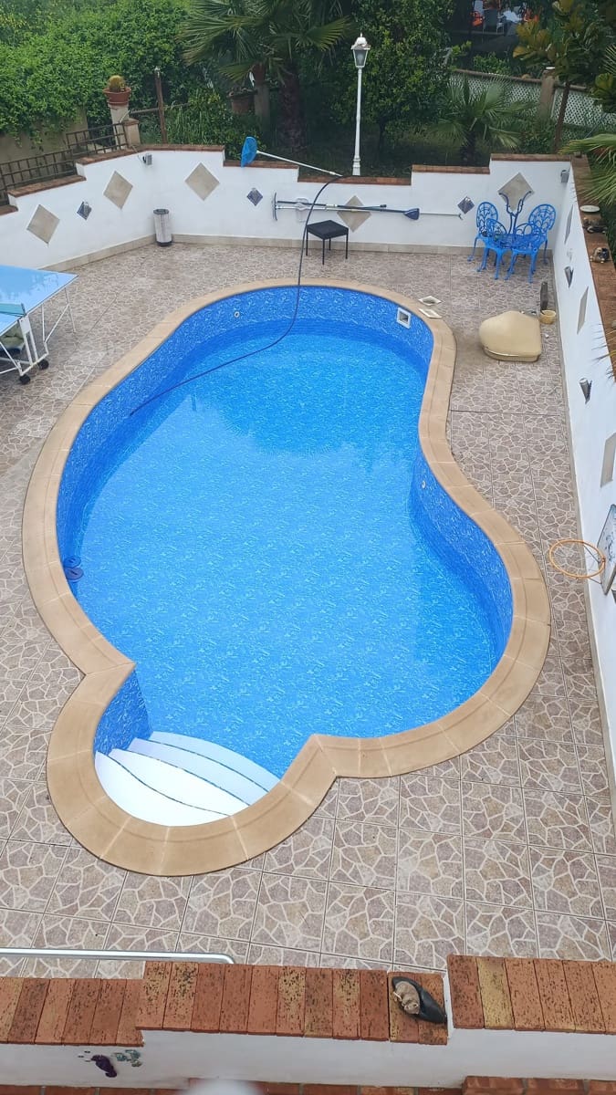 5 soveværelse Villa til salg i Velez de Benaudalla med swimmingpool garage - € 285.000 (Ref: 9032631)