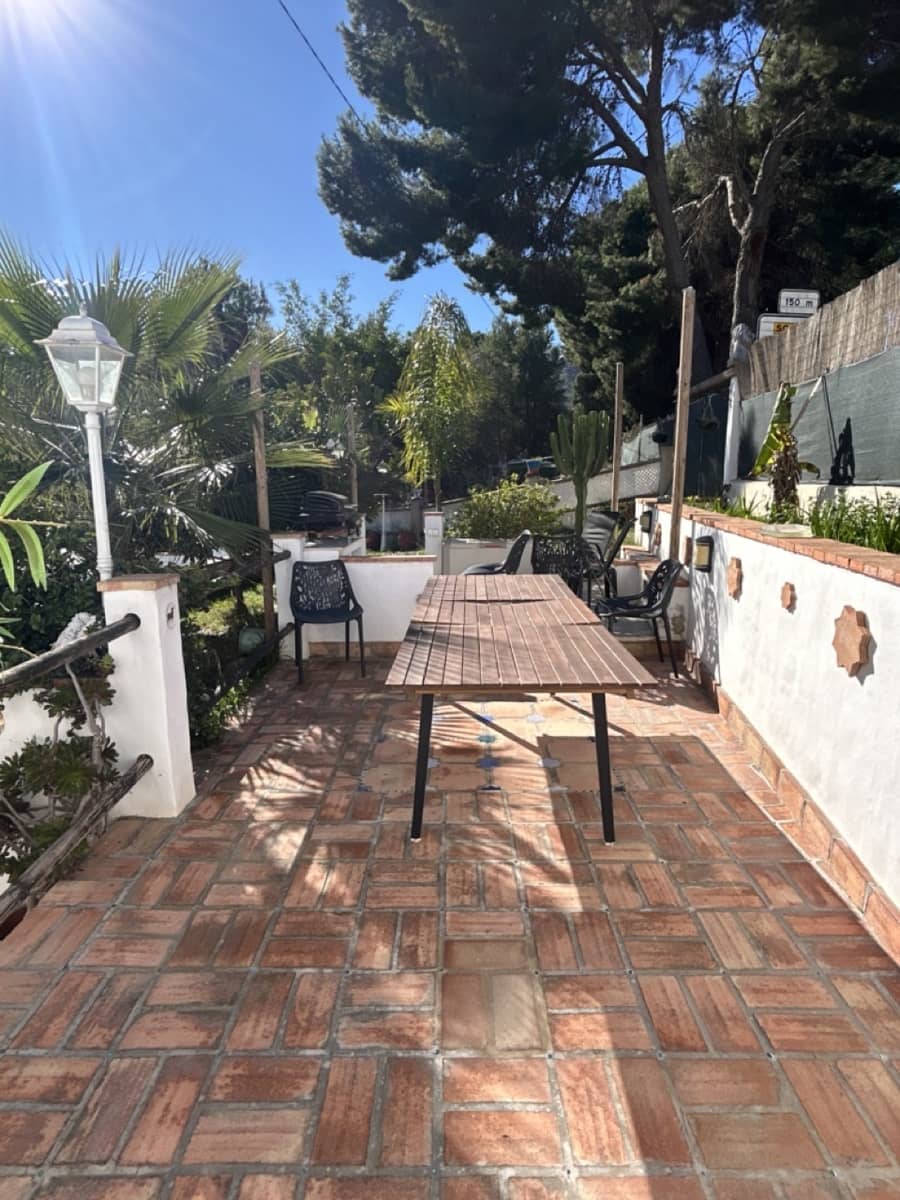 5 soveværelse Villa til salg i Velez de Benaudalla med swimmingpool garage - € 285.000 (Ref: 9032631)