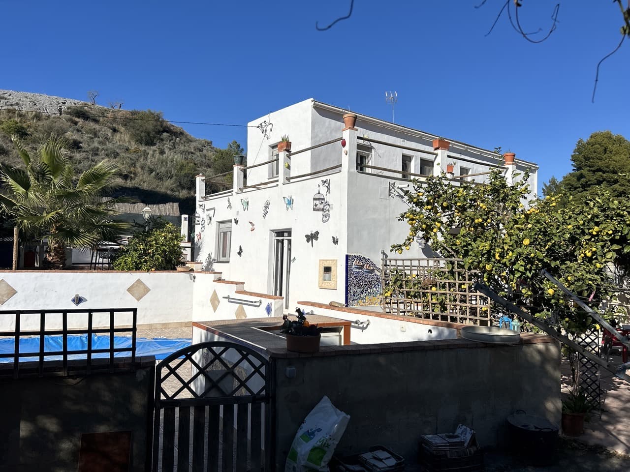 5 soveværelse Villa til salg i Velez de Benaudalla med swimmingpool garage - € 285.000 (Ref: 9032631)