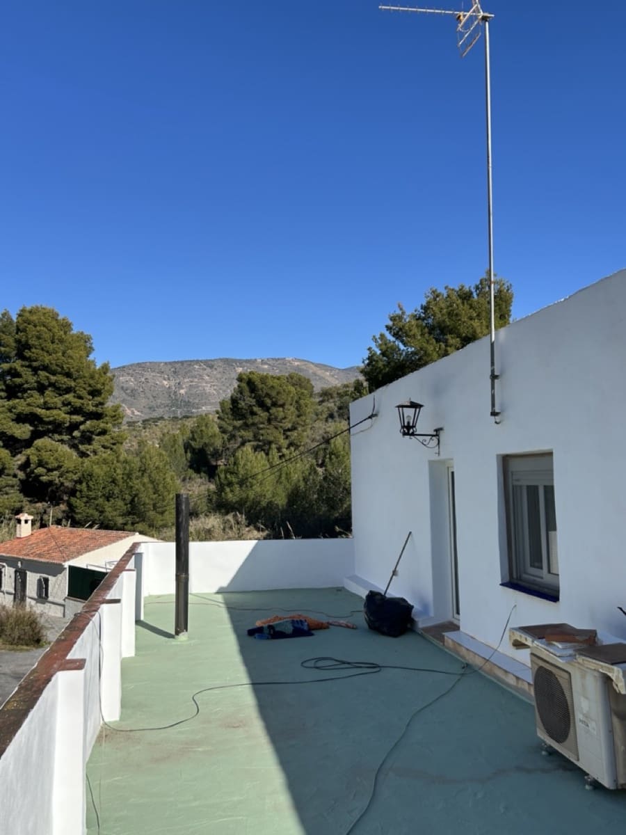 5 soveværelse Villa til salg i Velez de Benaudalla med swimmingpool garage - € 285.000 (Ref: 9032631)