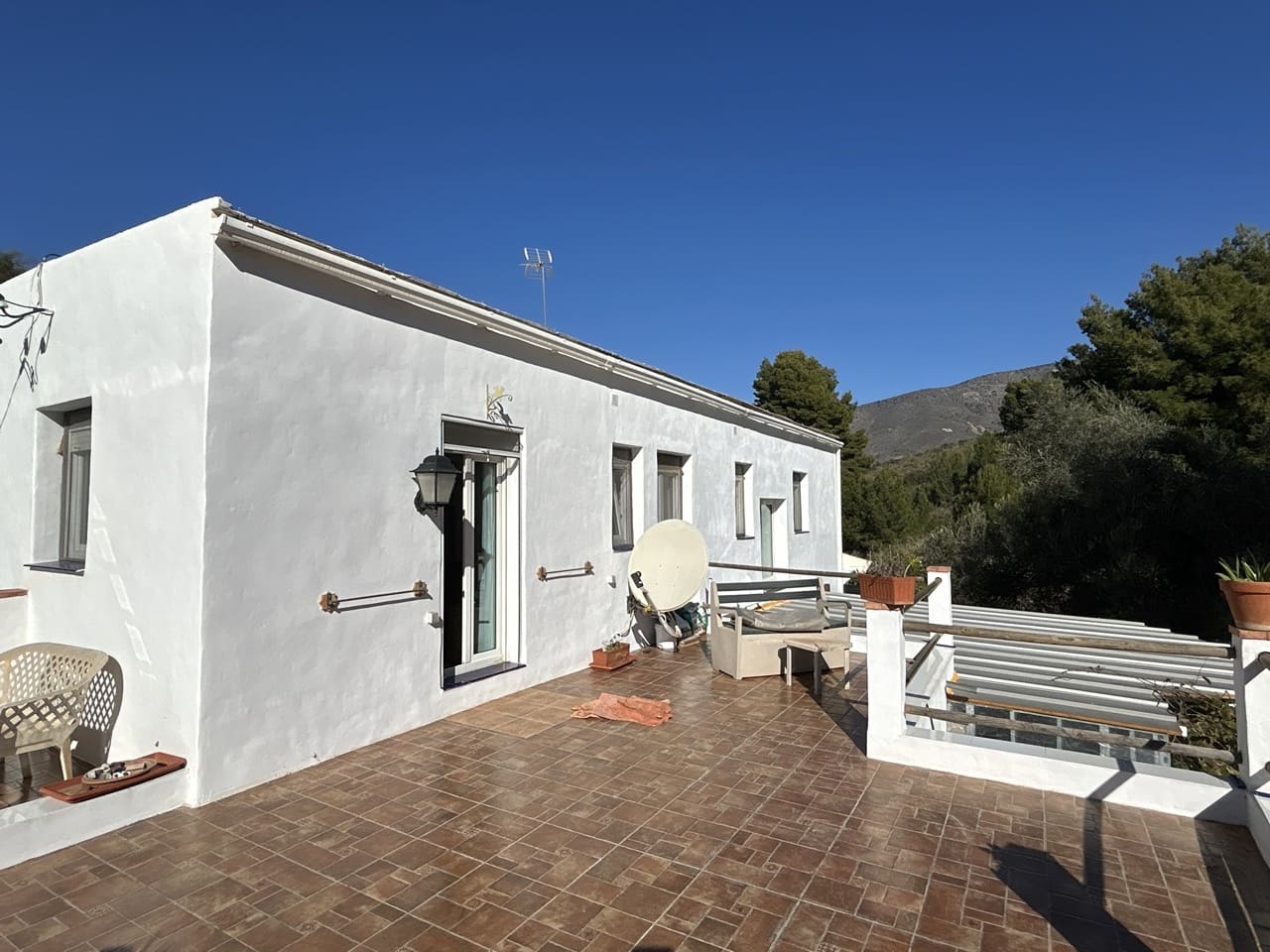 5 soveværelse Villa til salg i Velez de Benaudalla med swimmingpool garage - € 285.000 (Ref: 9032631)