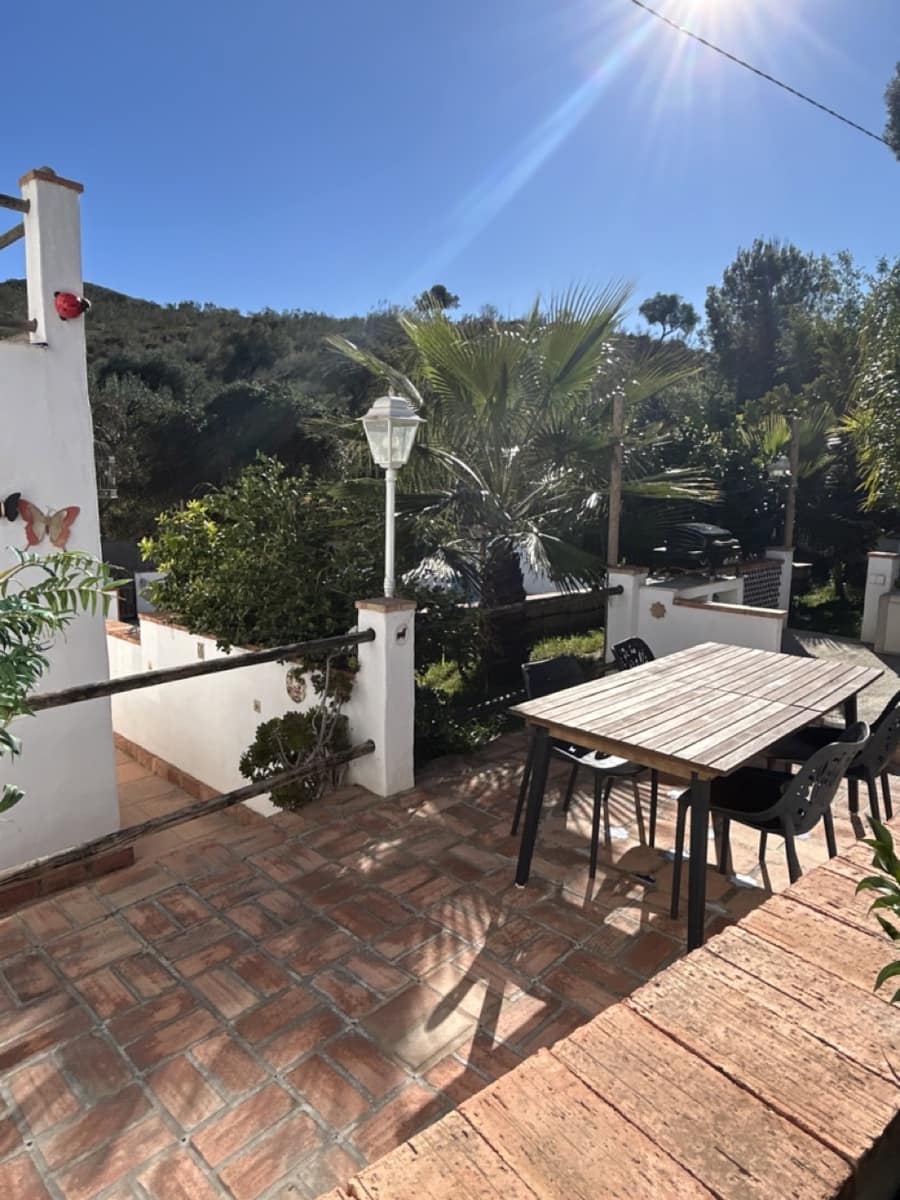 5 soveværelse Villa til salg i Velez de Benaudalla med swimmingpool garage - € 285.000 (Ref: 9032631)