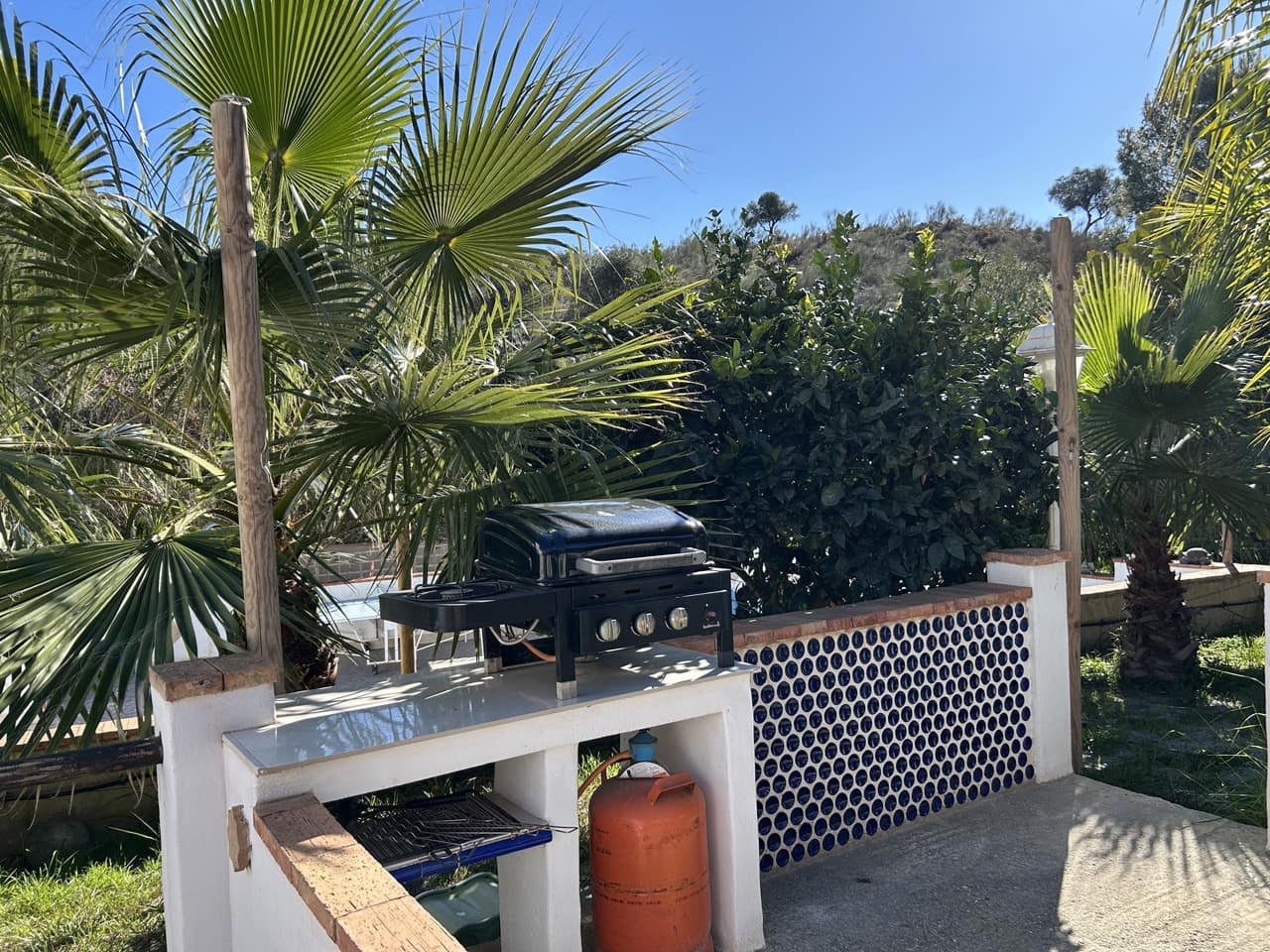 5 soveværelse Villa til salg i Velez de Benaudalla med swimmingpool garage - € 285.000 (Ref: 9032631)