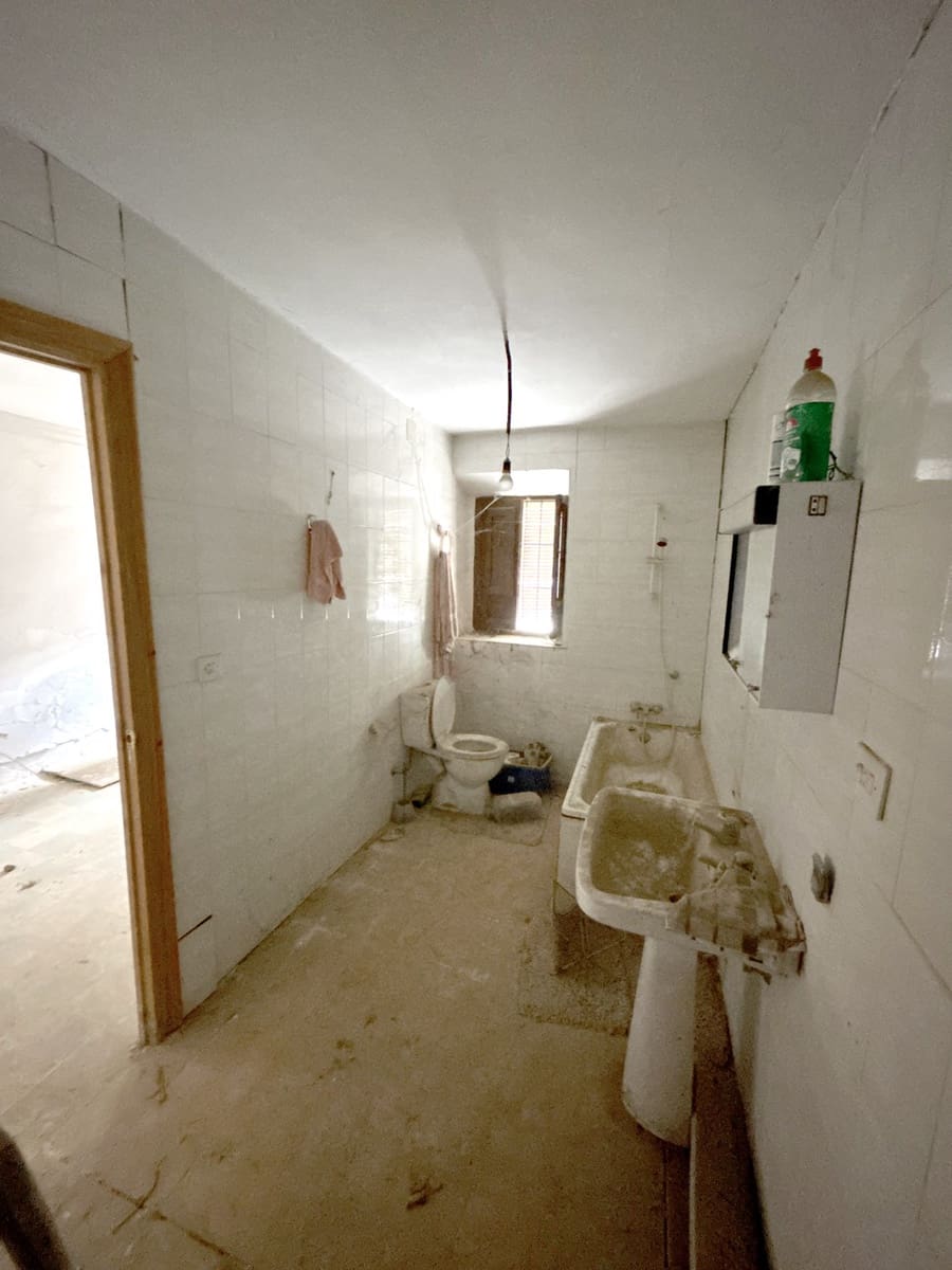 Ruin til salg i Moclin - € 25.000 (Ref: 9032646)