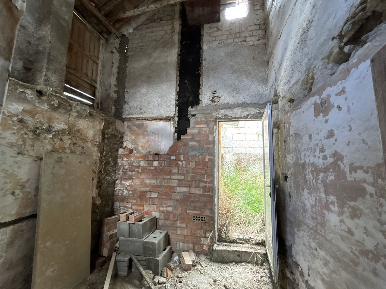 Ruin til salg i Moclin - € 25.000 (Ref: 9032646)