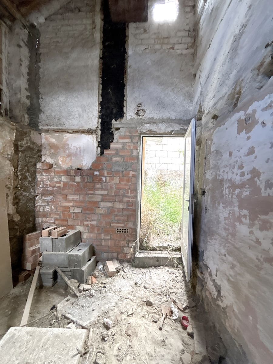 Ruin til salg i Moclin - € 25.000 (Ref: 9032646)