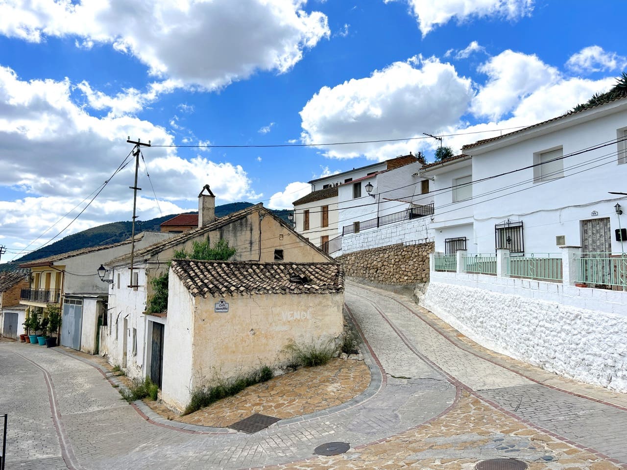 Ruin til salg i Moclin - € 25.000 (Ref: 9032646)