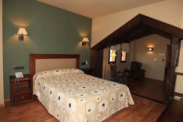 29 slaapkamer Hotel te koop in Dílar met zwembad garage - € 1.500.000 (Ref: 9115463)