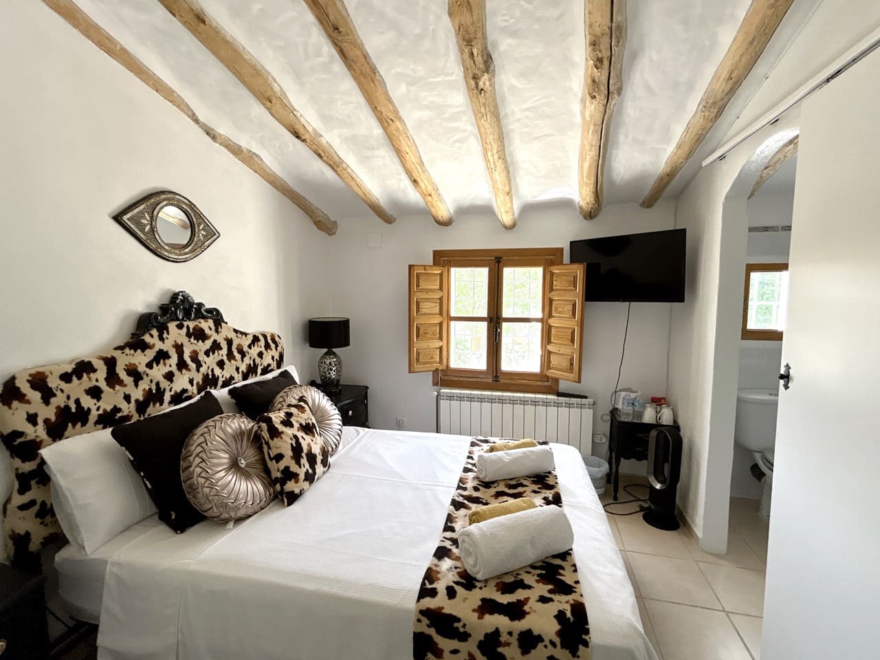 14 soveværelse Finca/Landehus til salg i Caniles med swimmingpool garage - € 1.250.000 (Ref: 9142442)