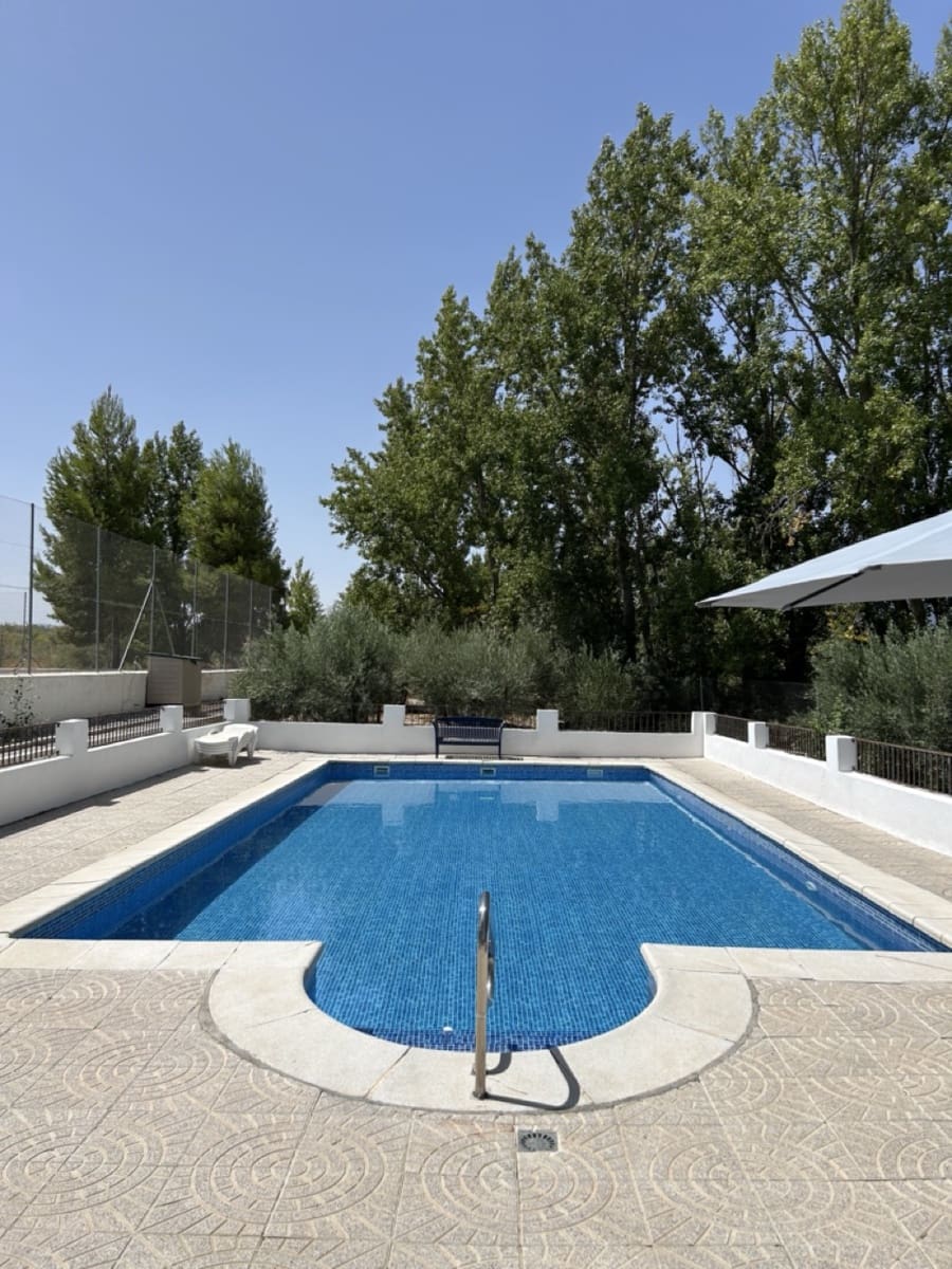 14 soveværelse Finca/Landehus til salg i Caniles med swimmingpool garage - € 1.250.000 (Ref: 9142442)