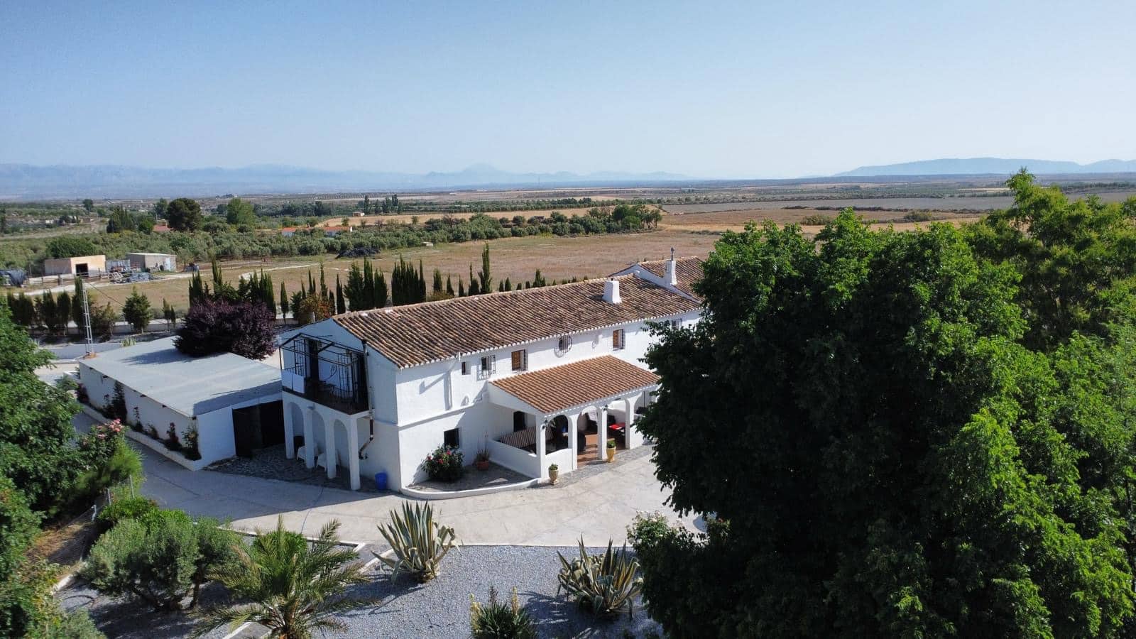 14 soveværelse Finca/Landehus til salg i Caniles med swimmingpool garage - € 1.250.000 (Ref: 9142442)