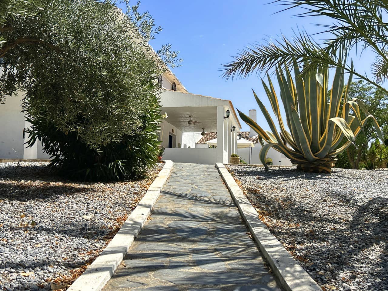 14 soveværelse Finca/Landehus til salg i Caniles med swimmingpool garage - € 1.250.000 (Ref: 9142442)