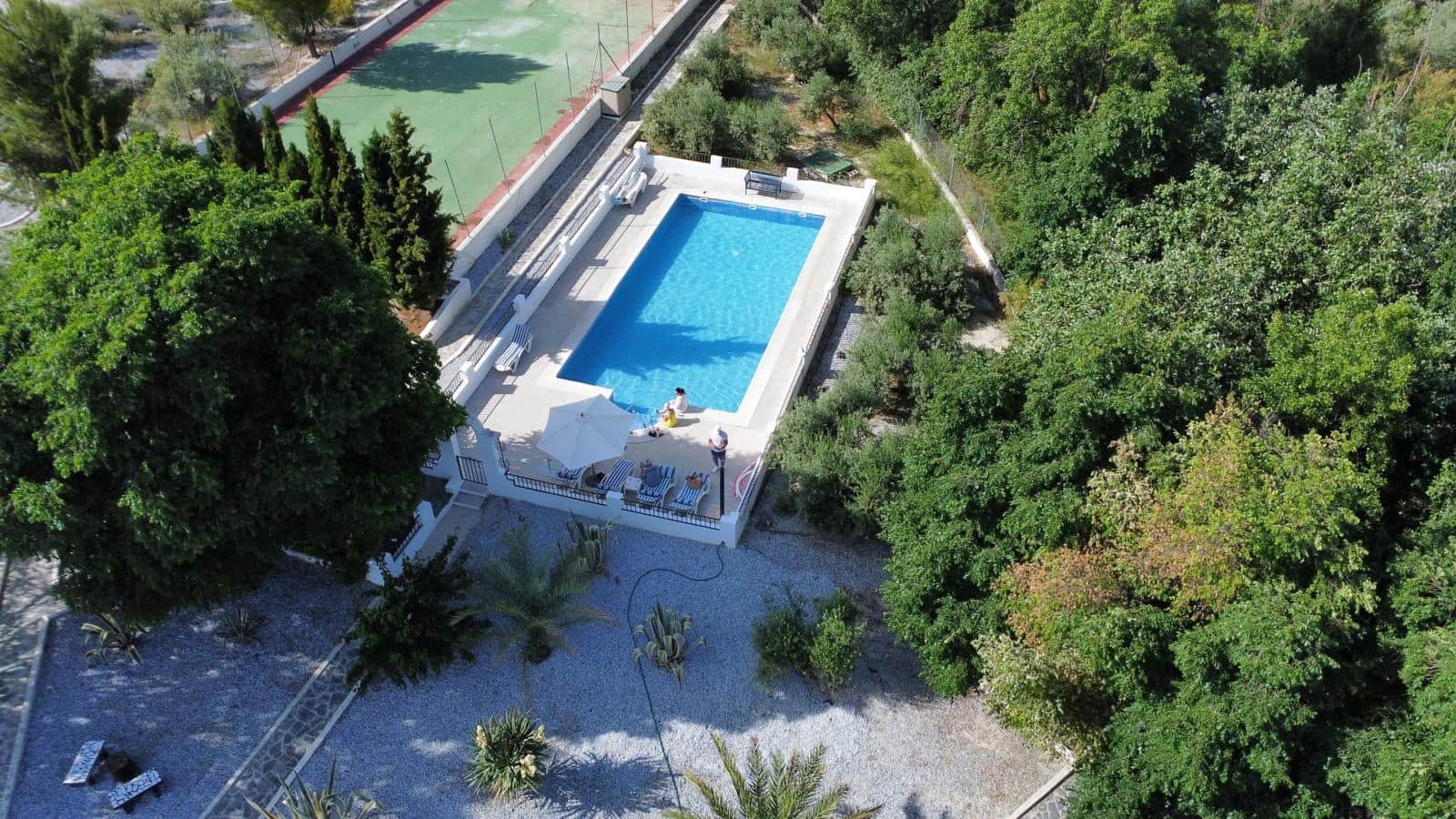 14 soveværelse Finca/Landehus til salg i Caniles med swimmingpool garage - € 1.250.000 (Ref: 9142442)