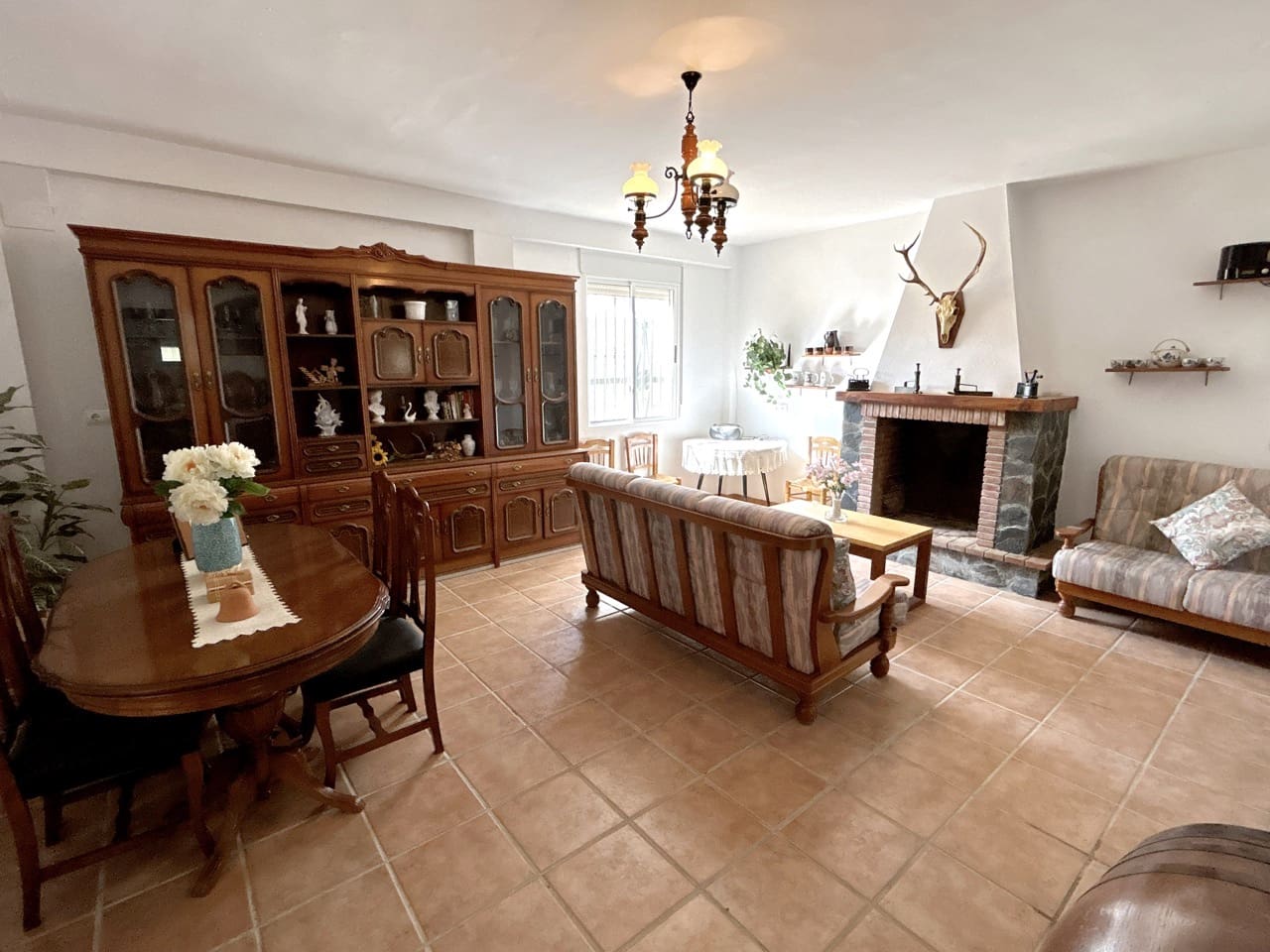 7 soverom Villa til salgs i Mures med svømmebasseng garasje - € 280 000 (Ref: 9143631)