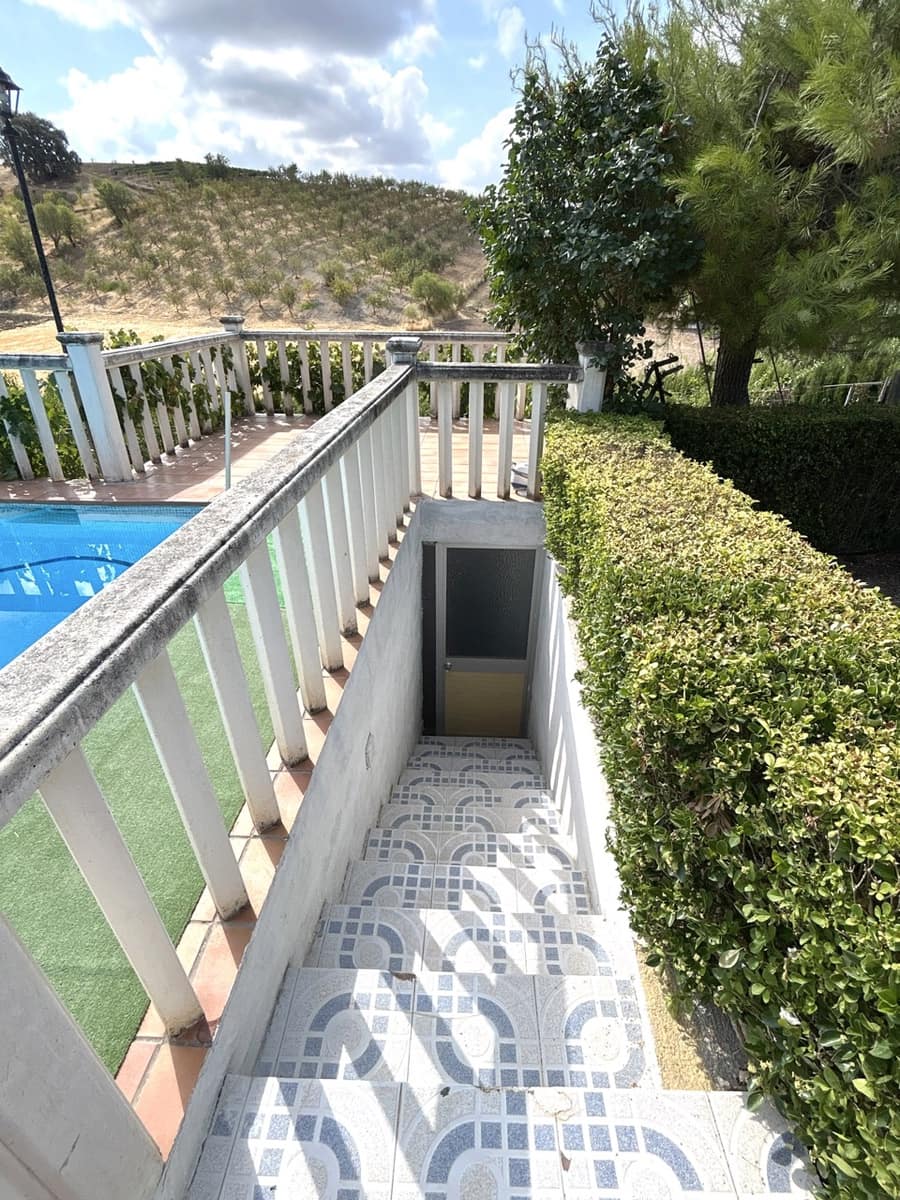 7 soverom Villa til salgs i Mures med svømmebasseng garasje - € 280 000 (Ref: 9143631)