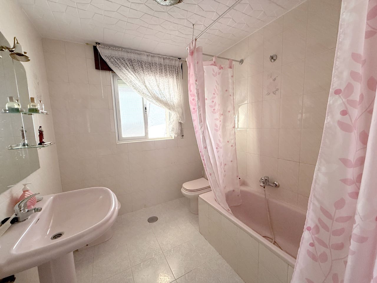 4 soverom Hus til salgs i Colomera med garasje - € 70 000 (Ref: 9188854)