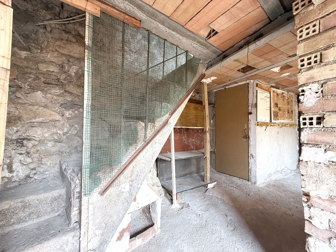 4 soverom Hus til salgs i Colomera med garasje - € 70 000 (Ref: 9188854)