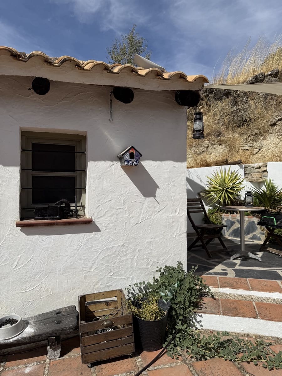 3 soverom Finca/Herregård til salgs i Montefrio med svømmebasseng - € 220 000 (Ref: 9198625)