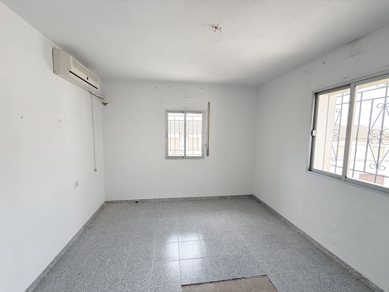 3 soverom Hus til salgs i Moclin - € 98 000 (Ref: 9230664)