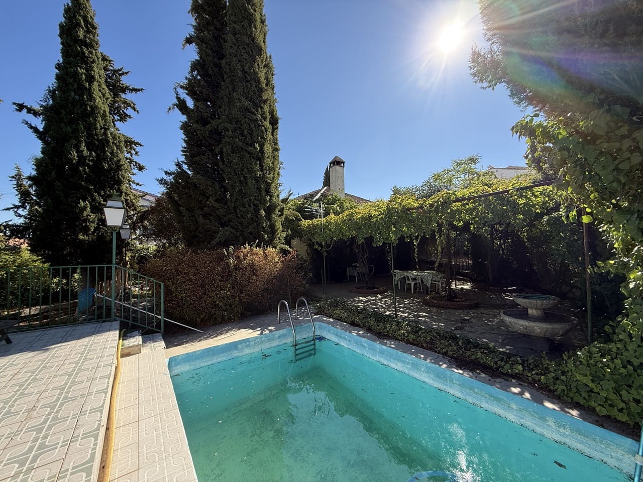 3 soverom Villa til salgs i La Zubia med svømmebasseng garasje - € 320 000 (Ref: 9230695)