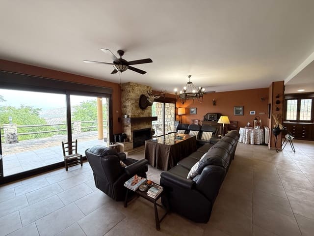 6 bedroom Finca/Country House for sale in Colomera with pool garage - € 1,500,000 (Ref: 9243468)