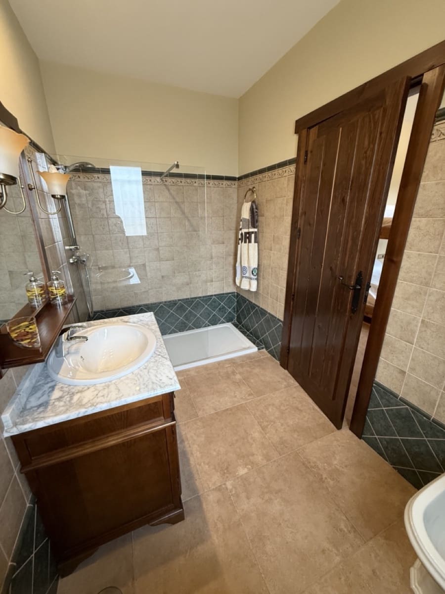 6 soveværelse Finca/Landehus til salg i Colomera med swimmingpool garage - € 1.500.000 (Ref: 9243468)