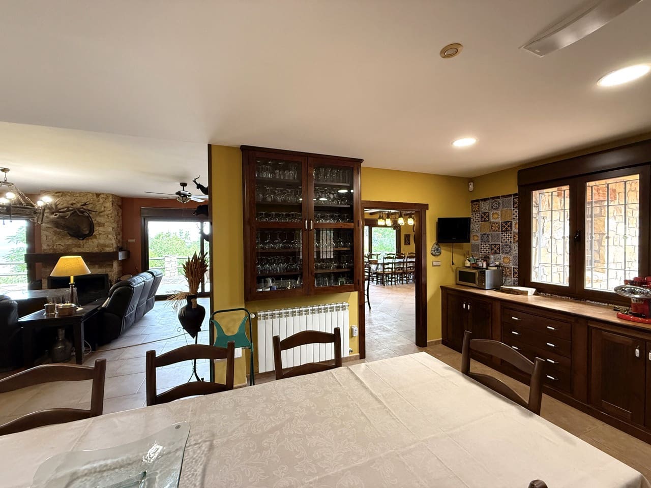 6 soveværelse Finca/Landehus til salg i Colomera med swimmingpool garage - € 1.500.000 (Ref: 9243468)