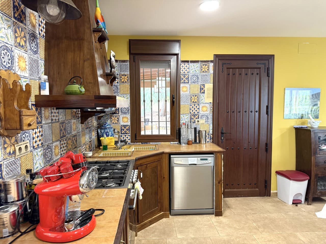 6 soveværelse Finca/Landehus til salg i Colomera med swimmingpool garage - € 1.500.000 (Ref: 9243468)