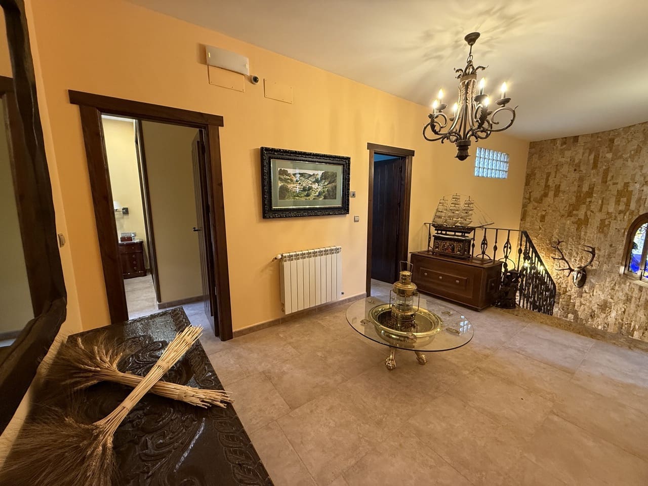 6 soveværelse Finca/Landehus til salg i Colomera med swimmingpool garage - € 1.500.000 (Ref: 9243468)