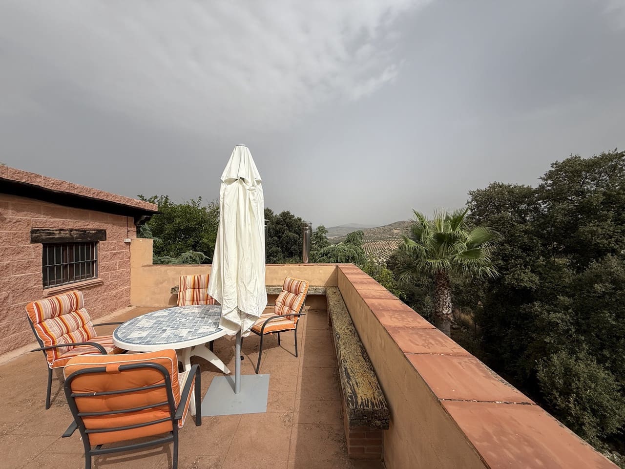 6 soveværelse Finca/Landehus til salg i Colomera med swimmingpool garage - € 1.500.000 (Ref: 9243468)