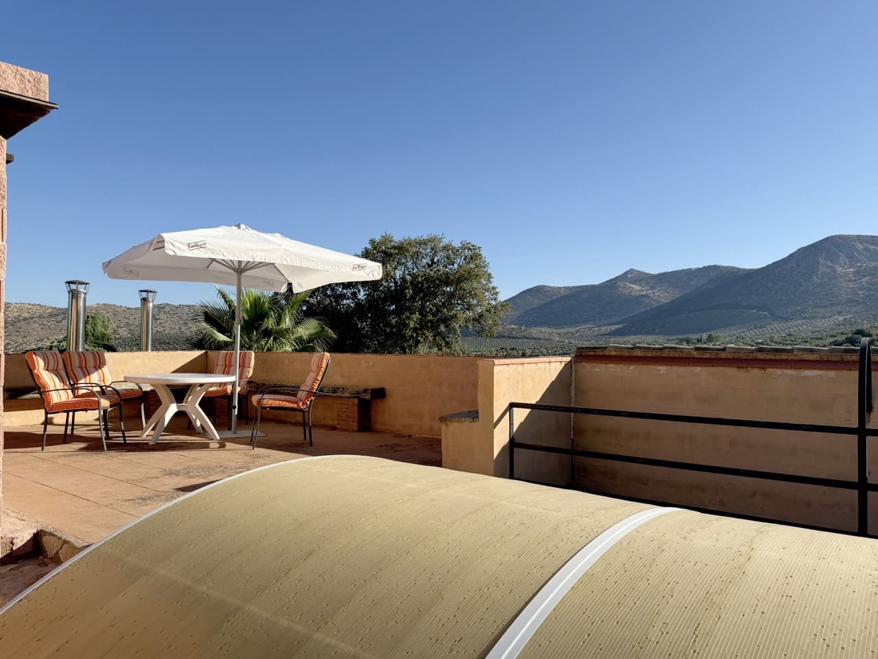 6 soveværelse Finca/Landehus til salg i Colomera med swimmingpool garage - € 1.500.000 (Ref: 9243468)