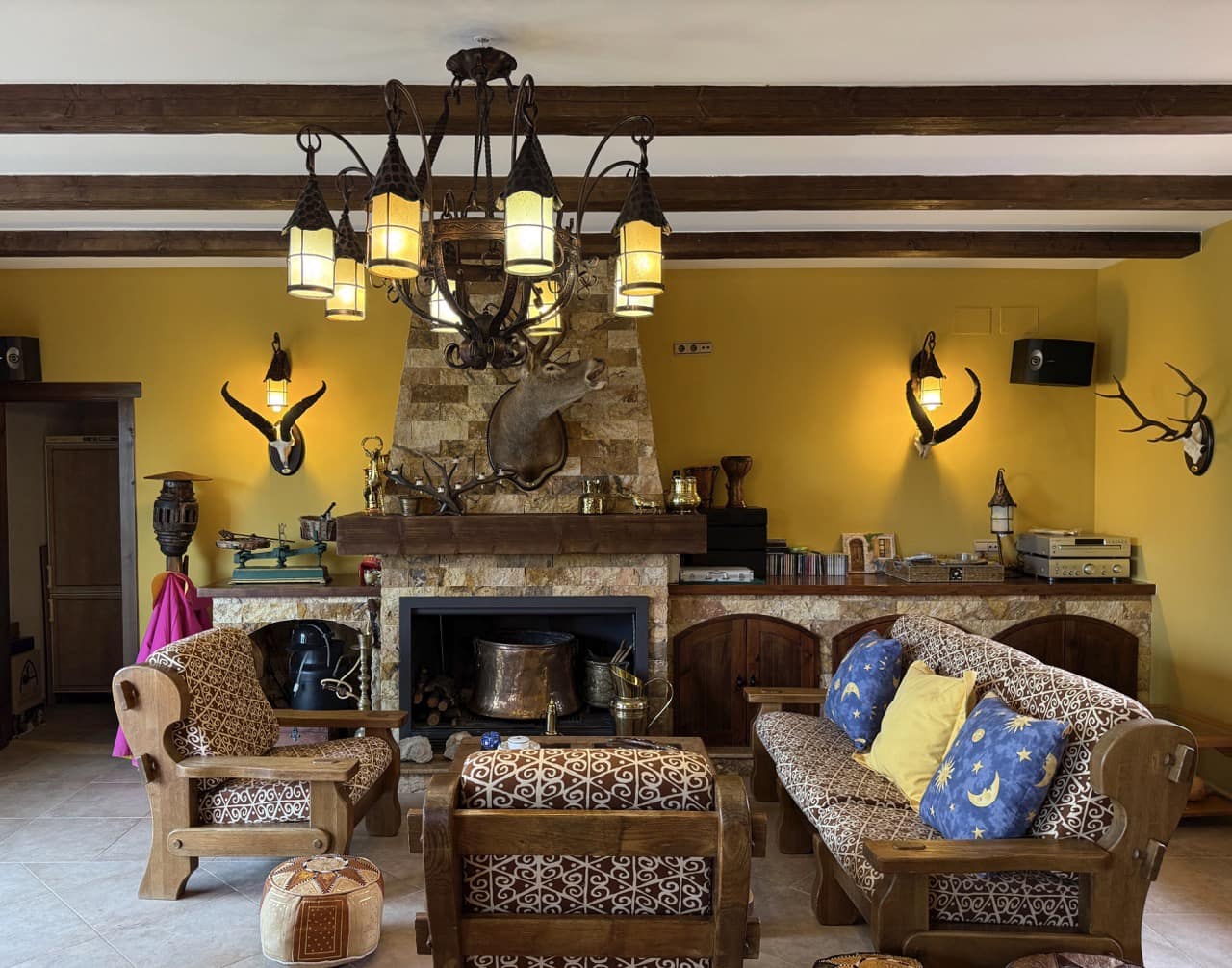 6 soveværelse Finca/Landehus til salg i Colomera med swimmingpool garage - € 1.500.000 (Ref: 9243468)