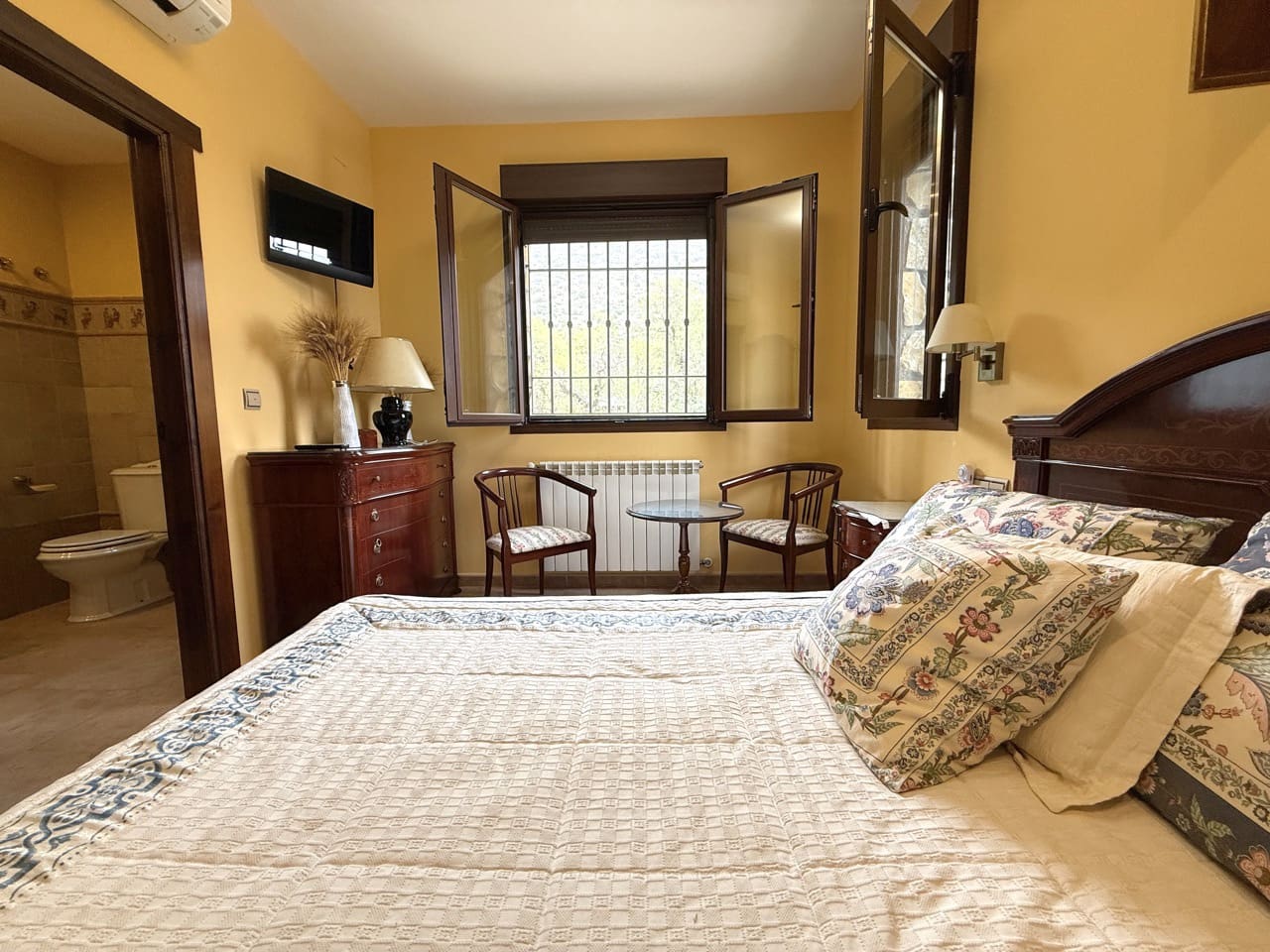 6 soveværelse Finca/Landehus til salg i Colomera med swimmingpool garage - € 1.500.000 (Ref: 9243468)