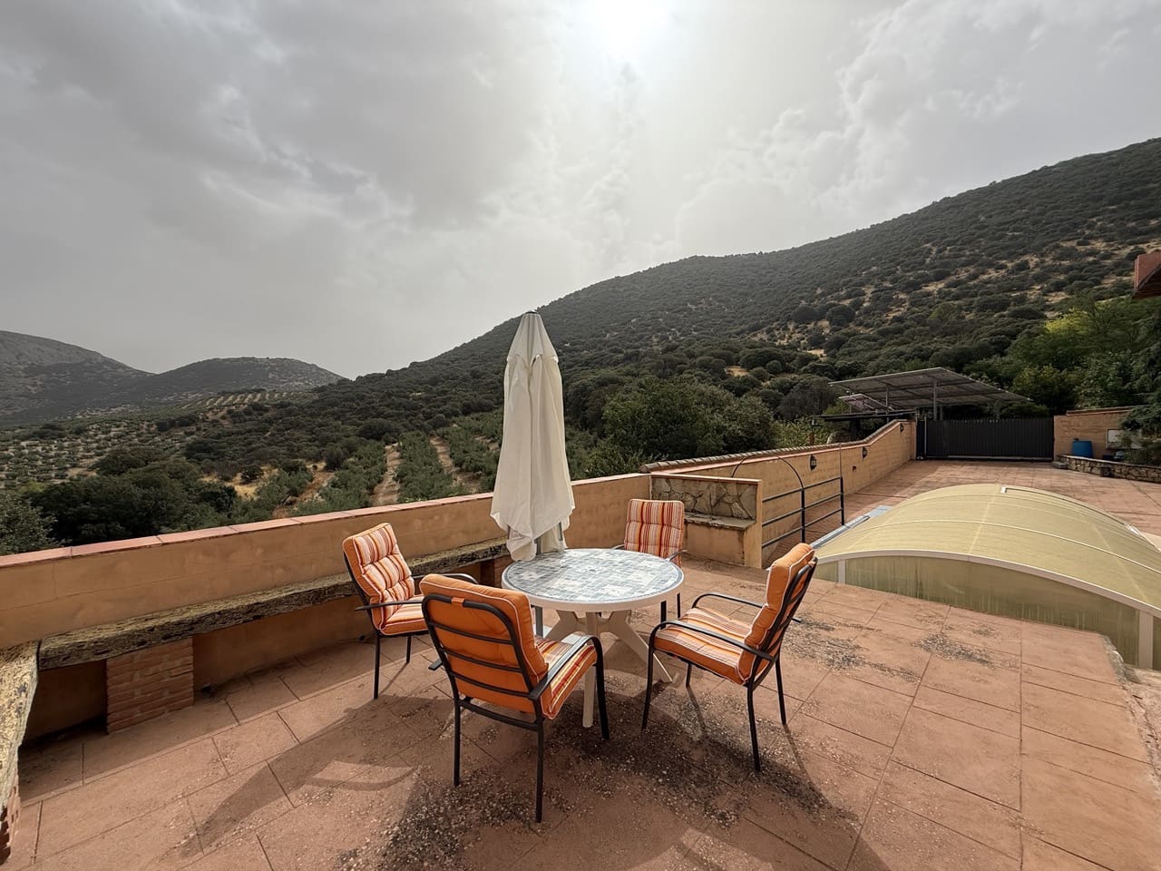 6 soveværelse Finca/Landehus til salg i Colomera med swimmingpool garage - € 1.500.000 (Ref: 9243468)