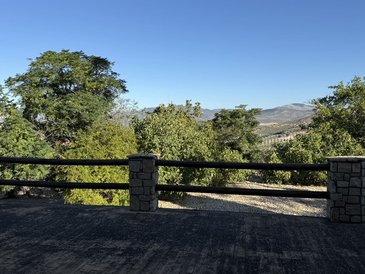 6 soveværelse Finca/Landehus til salg i Colomera med swimmingpool garage - € 1.500.000 (Ref: 9243468)