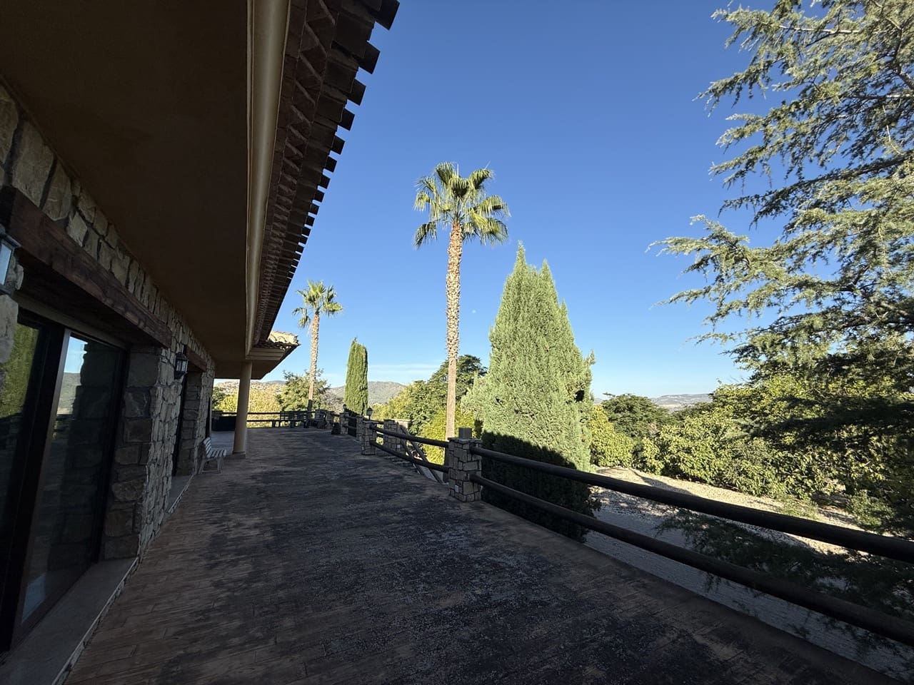 6 soveværelse Finca/Landehus til salg i Colomera med swimmingpool garage - € 1.500.000 (Ref: 9243468)