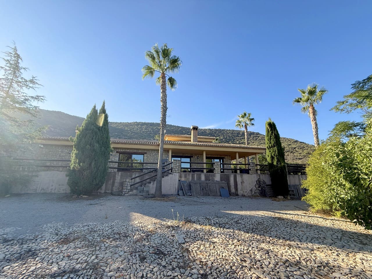 6 soveværelse Finca/Landehus til salg i Colomera med swimmingpool garage - € 1.500.000 (Ref: 9243468)