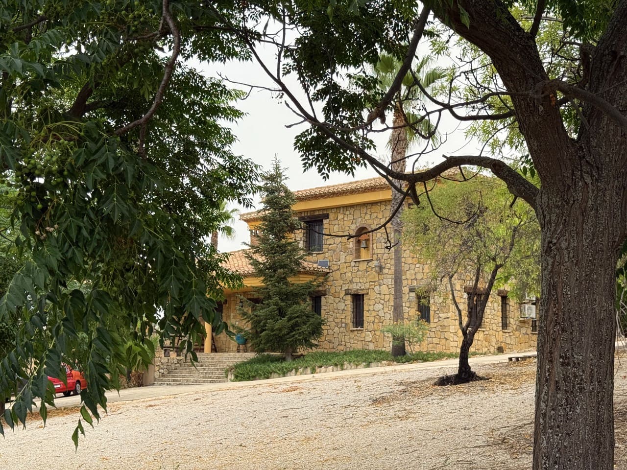 6 soveværelse Finca/Landehus til salg i Colomera med swimmingpool garage - € 1.500.000 (Ref: 9243468)