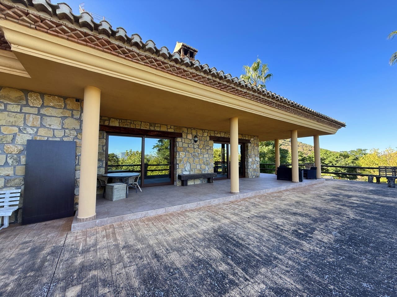 6 soveværelse Finca/Landehus til salg i Colomera med swimmingpool garage - € 1.500.000 (Ref: 9243468)