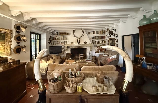 9 bedroom Finca/Country House for sale in Puebla de Don Fadrique with pool garage - € 7,200,000 (Ref: 9393478)