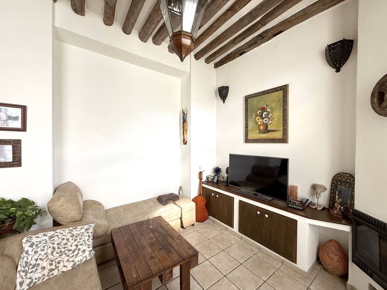 9 bedroom Guesthouse/B & B for sale in Montefrio with garage - € 375,000 (Ref: 9395397)