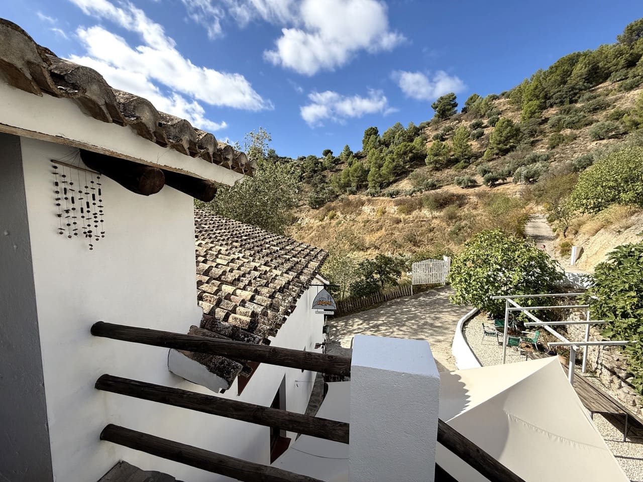 9 bedroom Guesthouse/B & B for sale in Montefrio with garage - € 375,000 (Ref: 9395397)