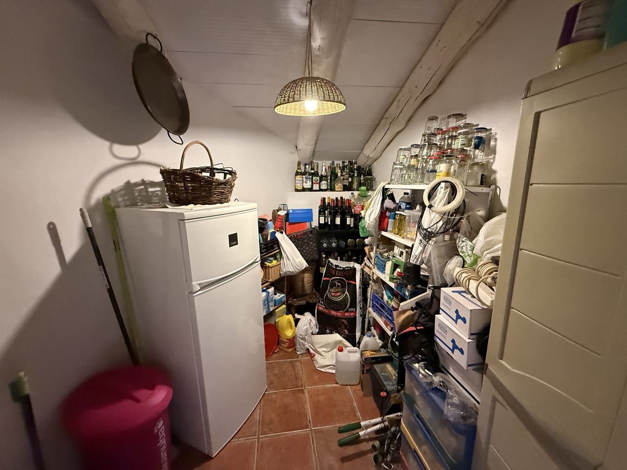 9 bedroom Guesthouse/B & B for sale in Montefrio with garage - € 375,000 (Ref: 9395397)