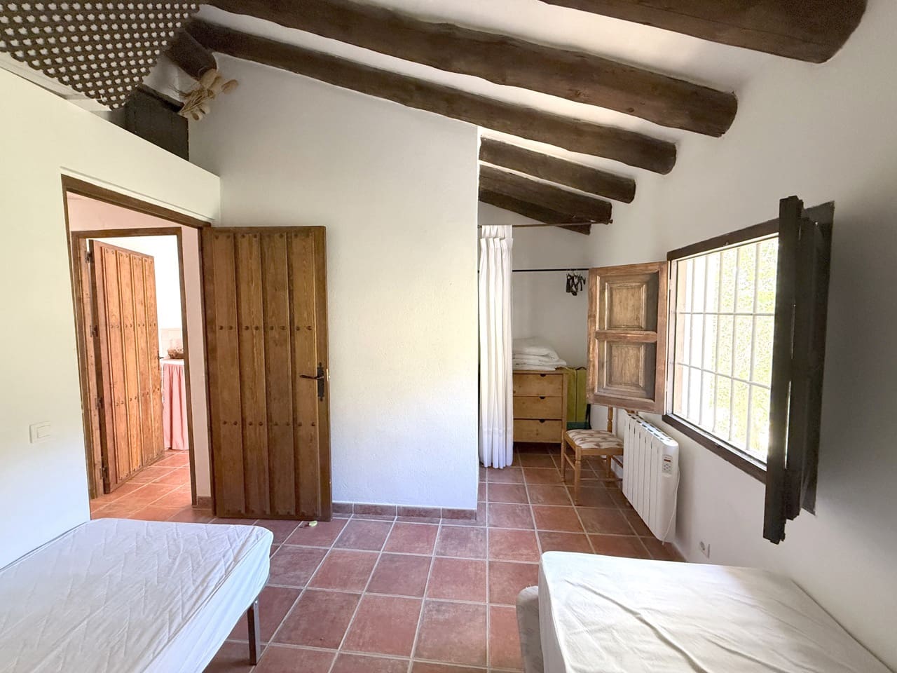 9 bedroom Guesthouse/B & B for sale in Montefrio with garage - € 375,000 (Ref: 9395397)